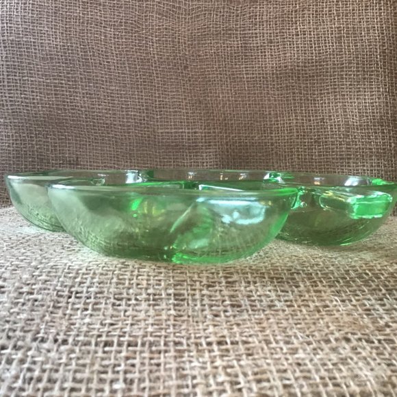 Rare Vintage Large Shamrock / Four Leaf Clover Green Glass Dish - Picture 4 of 6
